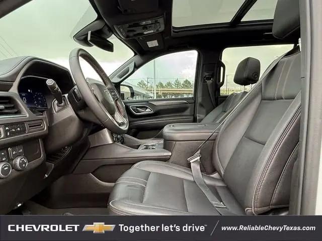 2023 Chevrolet Suburban 4WD RST