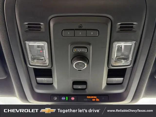 2023 Chevrolet Suburban 4WD RST