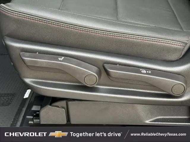 2023 Chevrolet Suburban 4WD RST