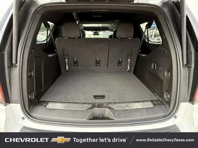 2023 Chevrolet Suburban 4WD RST
