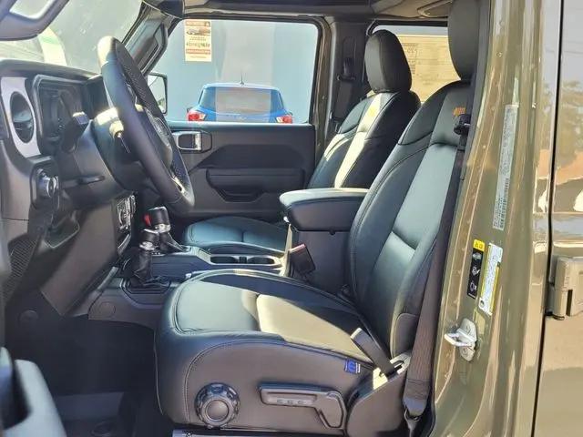 2025 Jeep Wrangler 4-Door Summit 4x4