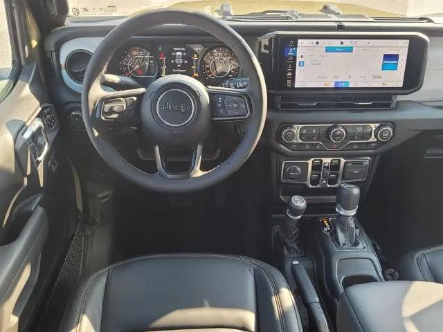 2025 Jeep Wrangler 4-Door Summit 4x4