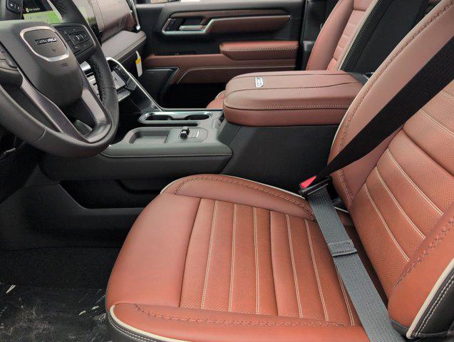 2026 GMC Sierra 2500HD Crew Cab, Standard Bed, Denali Ultimate, 4WD