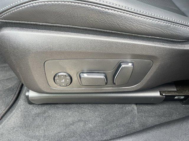 2025 BMW X4 xDrive30i
