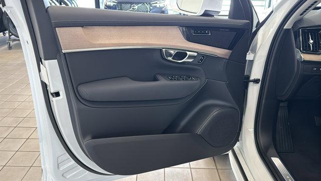 2026 Volvo XC90 Plug-In Hybrid Plus, T8 AWD, Electric/Gasoline, Bright, 6 Seats