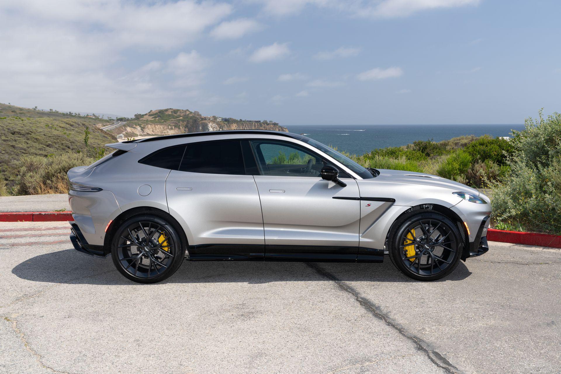 Aston Martin 2026 DBX S