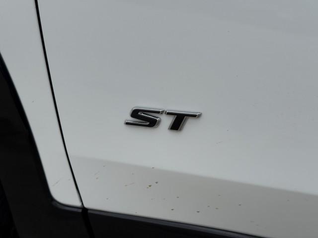 2026 Buick NV Sport Touring FWD