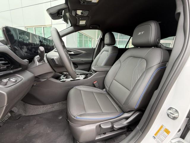 2026 Buick NV Sport Touring FWD