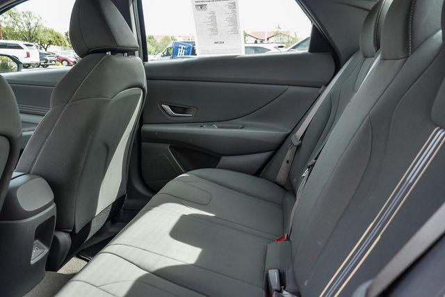 2025 Hyundai Elantra SEL Sport