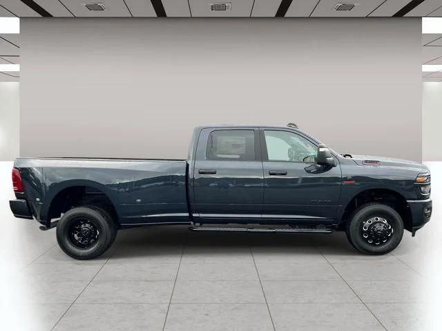 2026 RAM 3500 RAM 3500 BIG HORN CREW CAB 4X4 8 BOX