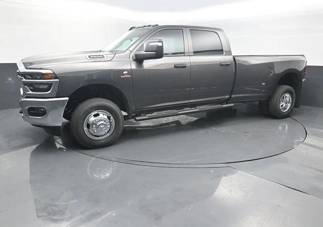 2026 RAM Ram 3500 RAM 3500 TRADESMAN CREW CAB 4X4 8 BOX