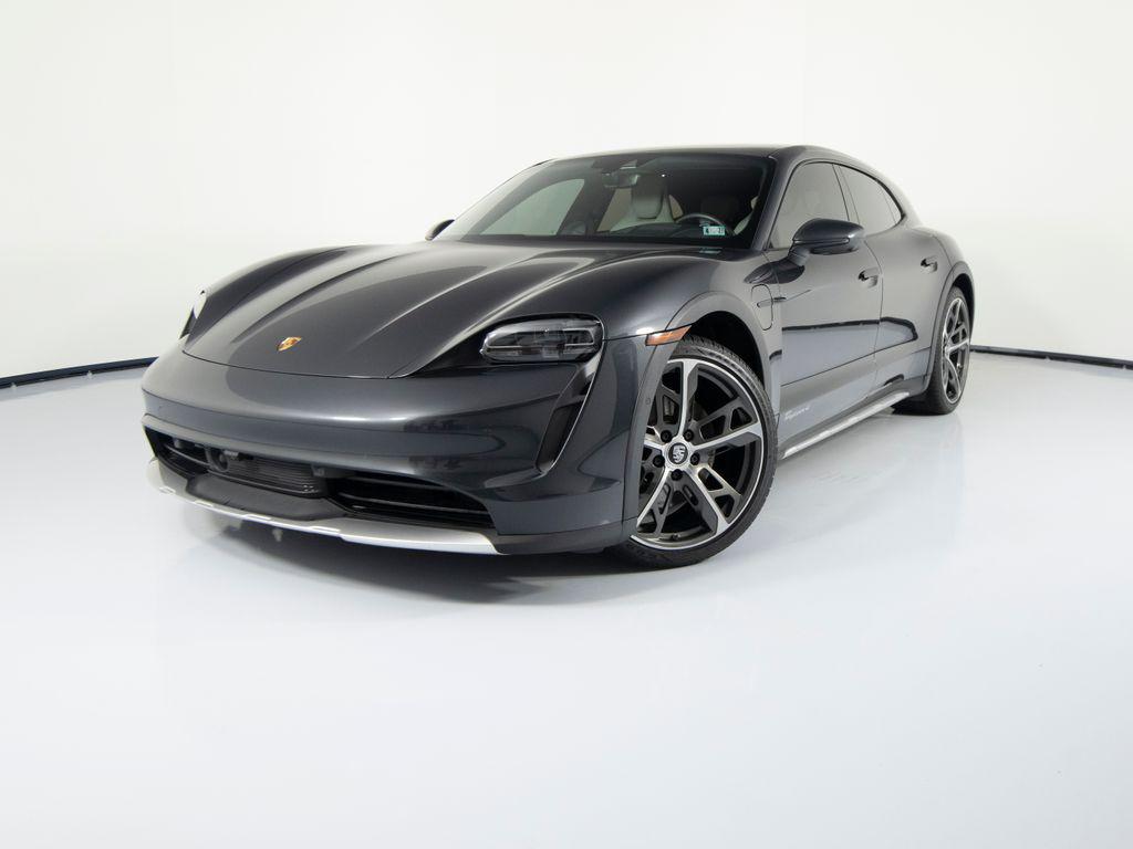 2022 Porsche Taycan Cross Turismo's photo