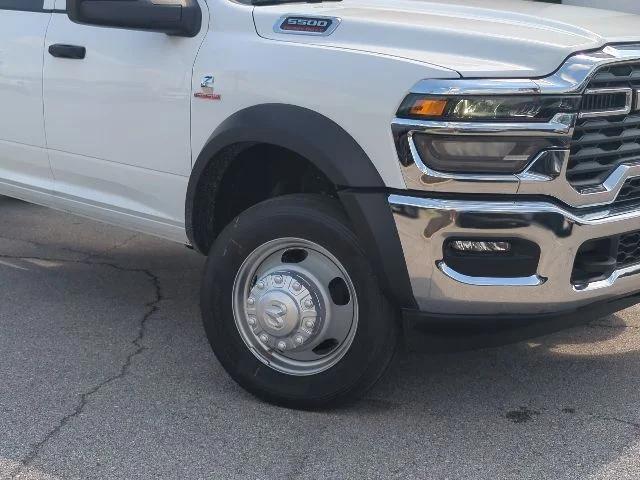 2026 RAM 5500 Chassis RAM 5500 TRADESMAN CHASSIS CREW CAB 4X4 84 CA