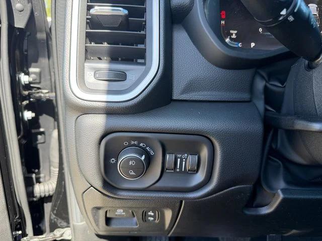 2026 Ram 1500 Big Horn Crew Cab 4x4 64 Box