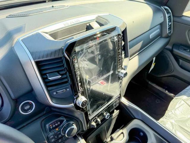 2026 Ram 1500 Big Horn Crew Cab 4x4 64 Box