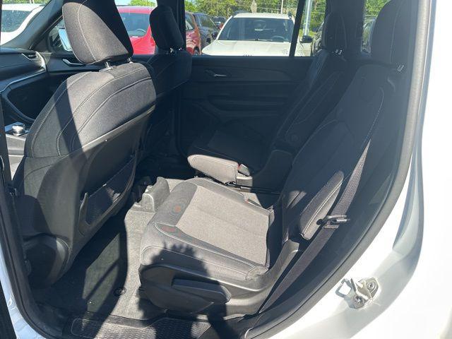 2024 Jeep Grand Cherokee L Laredo 4x4