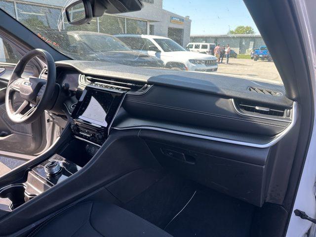 2024 Jeep Grand Cherokee L Laredo 4x4