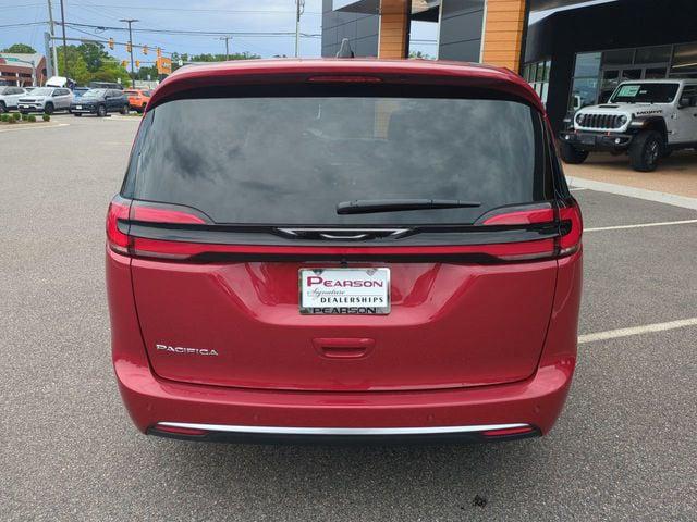 2027 Chrysler Pacifica Select