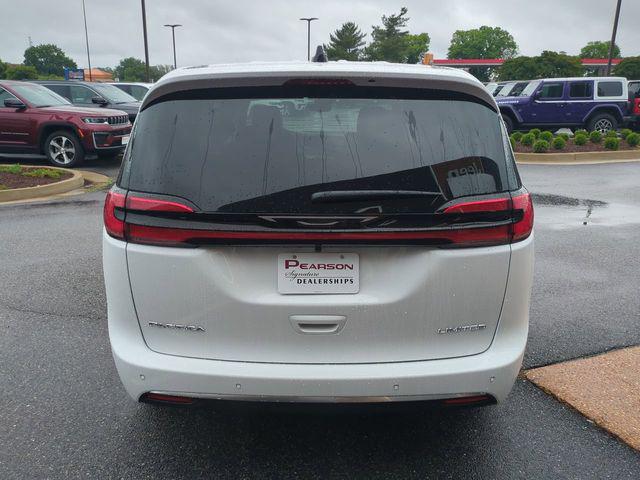 2027 Chrysler Pacifica Limited