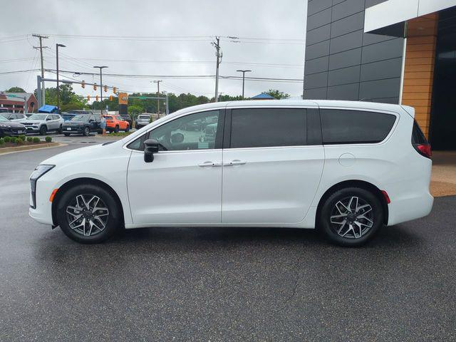 2027 Chrysler Pacifica Limited
