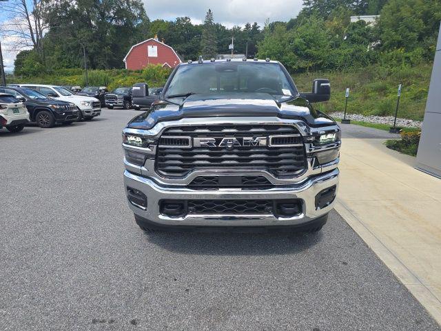 2026 RAM Ram 3500 RAM 3500 TRADESMAN CREW CAB 4X4 8 BOX