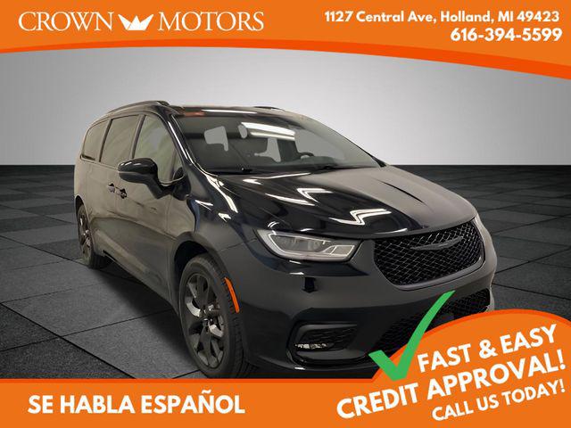 2023 Chrysler Pacifica Touring L AWD for sale in Holland, MI