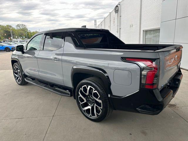 2025 Chevrolet Silverado EV RST
