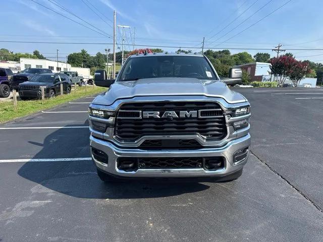 2026 RAM Ram 3500 RAM 3500 TRADESMAN CREW CAB 4X4 8 BOX