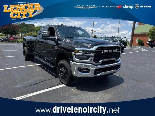 2026 RAM Ram 3500 RAM 3500 TRADESMAN CREW CAB 4X4 8 BOX