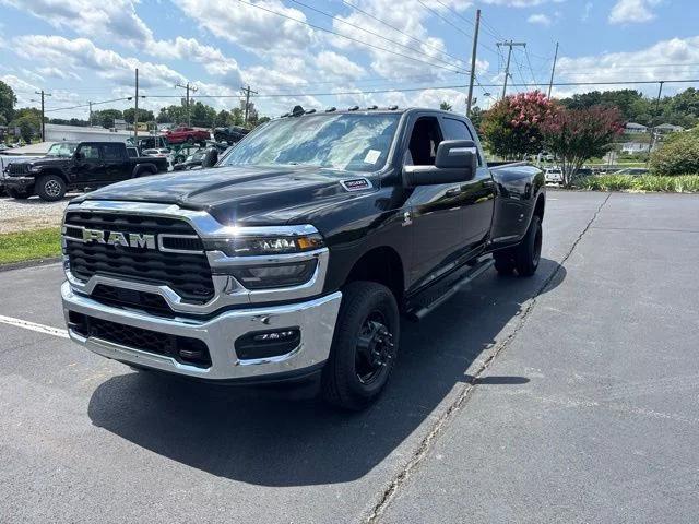 2026 RAM Ram 3500 RAM 3500 TRADESMAN CREW CAB 4X4 8 BOX