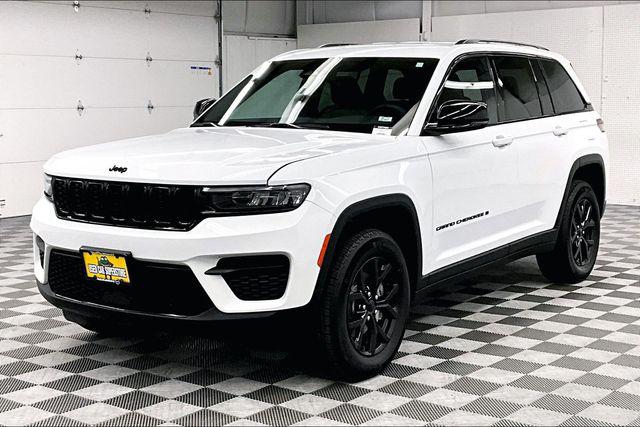 2025 Jeep Grand Cherokee Altitude 4x4