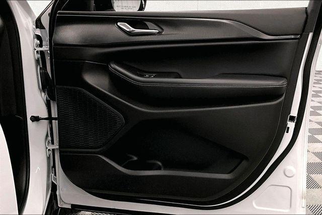 2025 Jeep Grand Cherokee Altitude 4x4