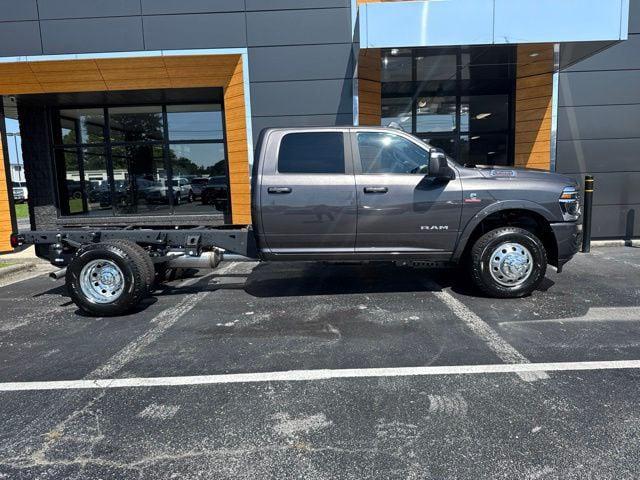 2026 RAM 3500 Chassis RAM 3500 BIG HORN CREW CAB CHASSIS 4X4 60 CA 2026 RAM 3500 Chassis RAM 3500 BIG HORN CREW CAB CHASSIS 4X4 60 CA