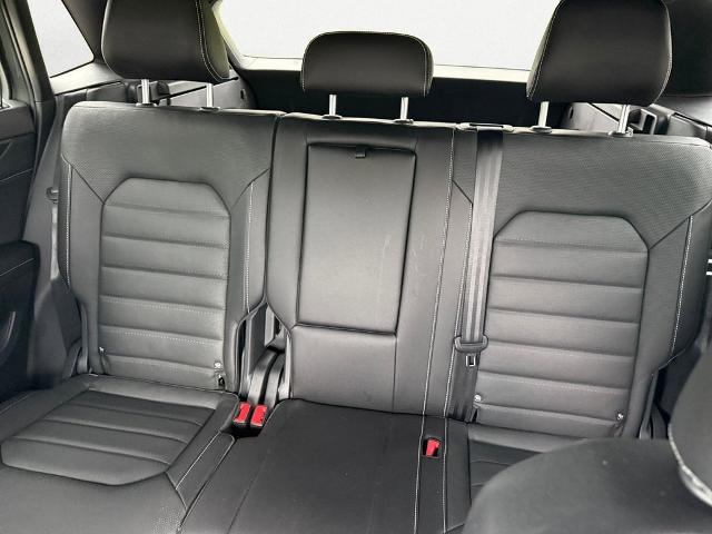2026 Volkswagen Atlas Cross Sport SEL R-Line Black
