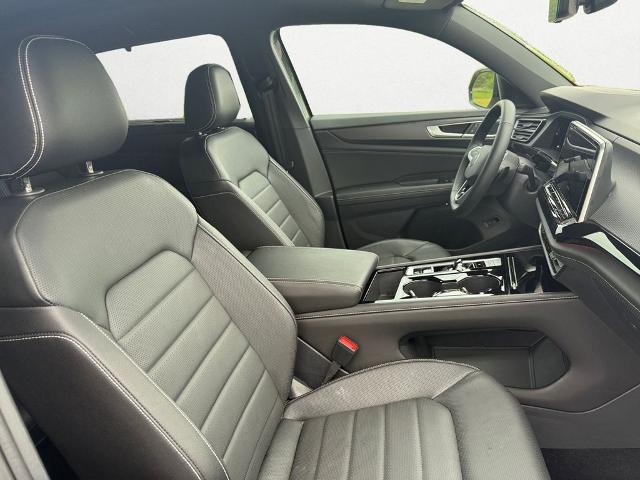 2026 Volkswagen Atlas Cross Sport SEL R-Line Black