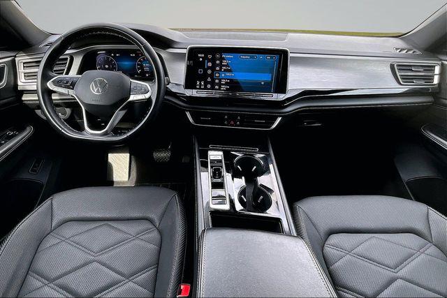 2024 Volkswagen Atlas Cross Sport 2.0T SE w/Technology