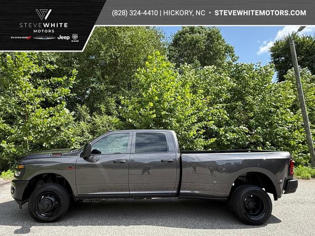 2026 RAM Ram 3500 RAM 3500 TRADESMAN CREW CAB 4X4 8 BOX