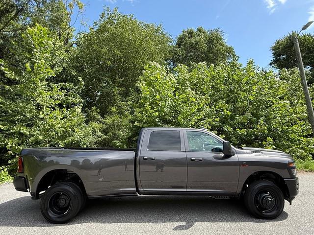 2026 Ram 3500 Tradesman Crew Cab 4x4 8 Box