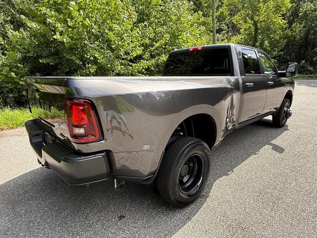 2026 Ram 3500 Tradesman Crew Cab 4x4 8 Box
