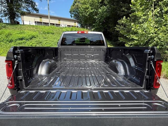 2026 Ram 3500 Tradesman Crew Cab 4x4 8 Box