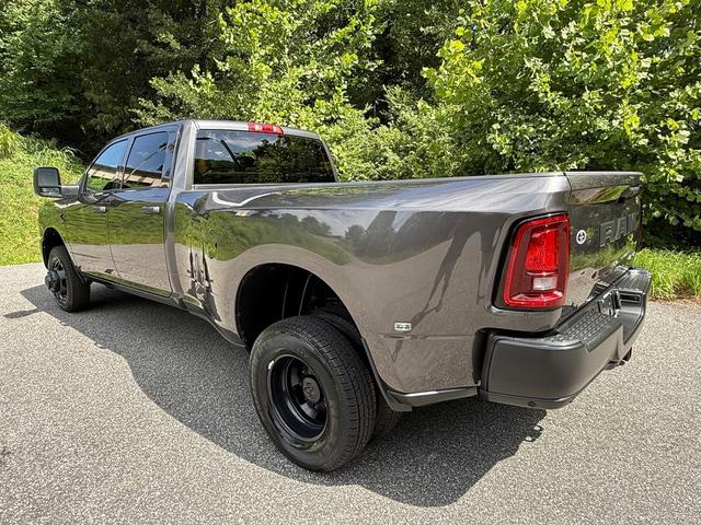 2026 Ram 3500 Tradesman Crew Cab 4x4 8 Box