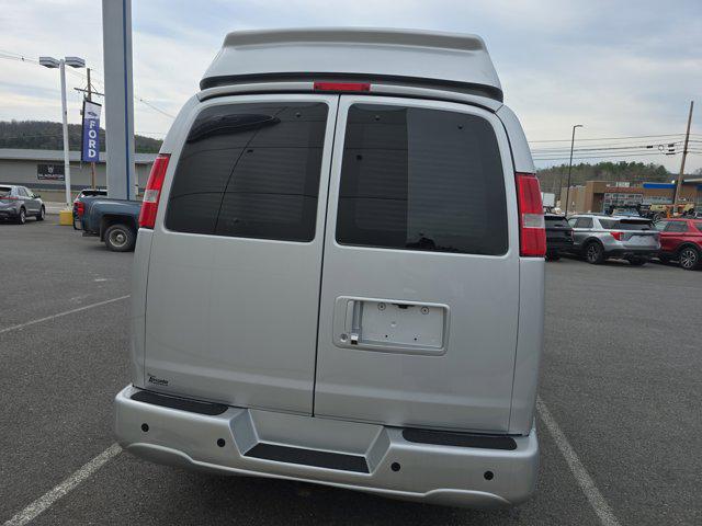 2021 Chevrolet Express Passenger RWD 2500 Regular Wheelbase LS