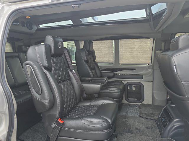 2021 Chevrolet Express Passenger RWD 2500 Regular Wheelbase LS
