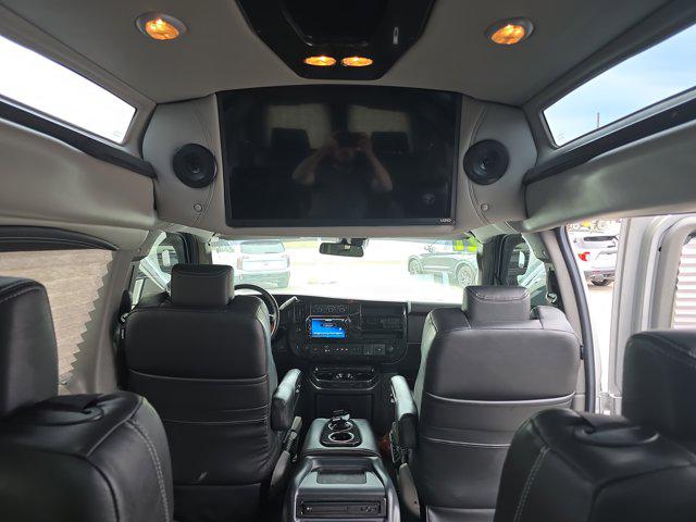 2021 Chevrolet Express Passenger RWD 2500 Regular Wheelbase LS