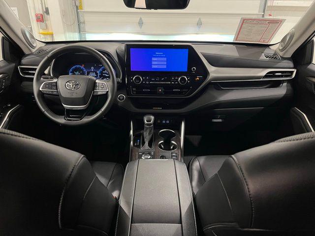 2025 Toyota Highlander Limited