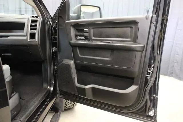 2019 Ram 1500 Classic Express Quad Cab 4x4 64 Box