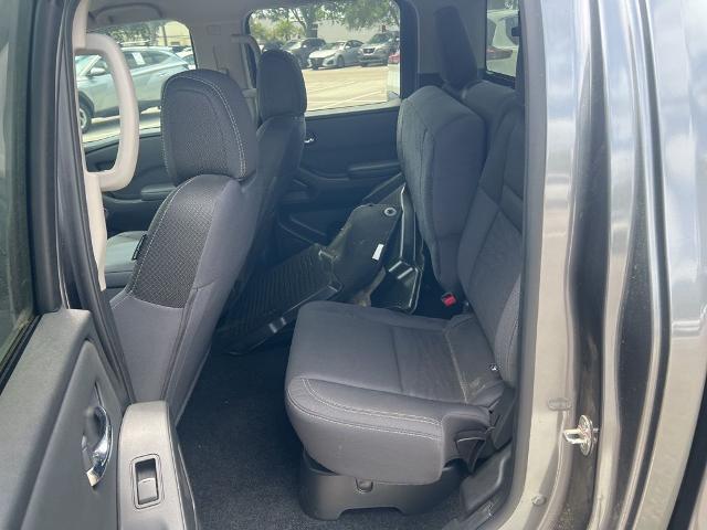 2023 Nissan Frontier Crew Cab SV 4x2