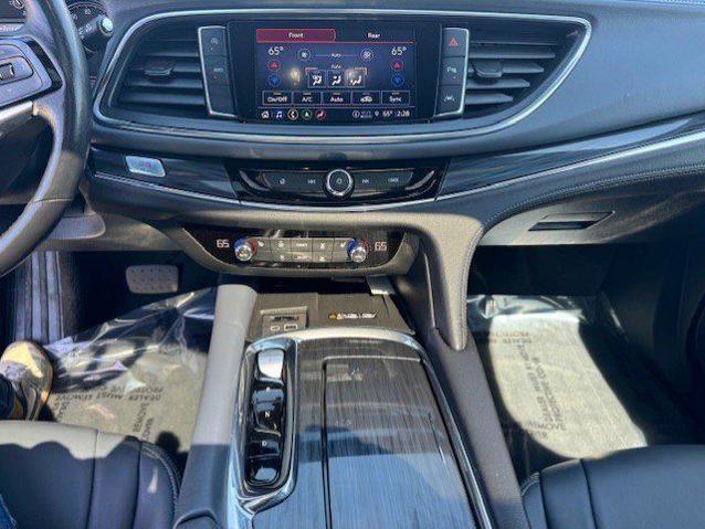 2023 Buick Enclave Essence AWD