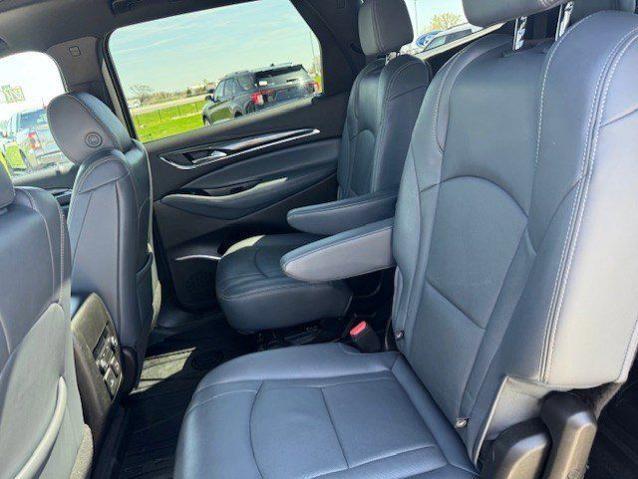 2023 Buick Enclave Essence AWD