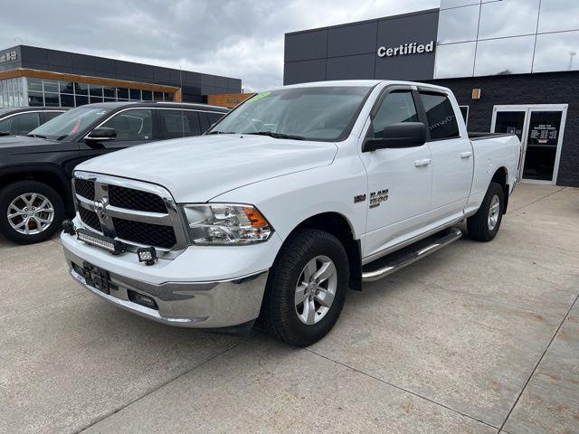 2019 Ram 1500 Classic SLT Crew Cab 4x4 6'4" Box